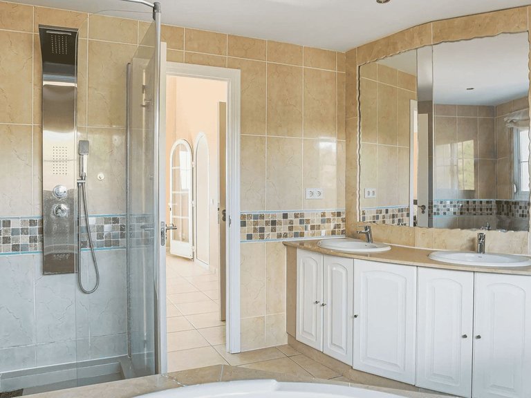 Villa for Sale in Estepona, Malaga 34