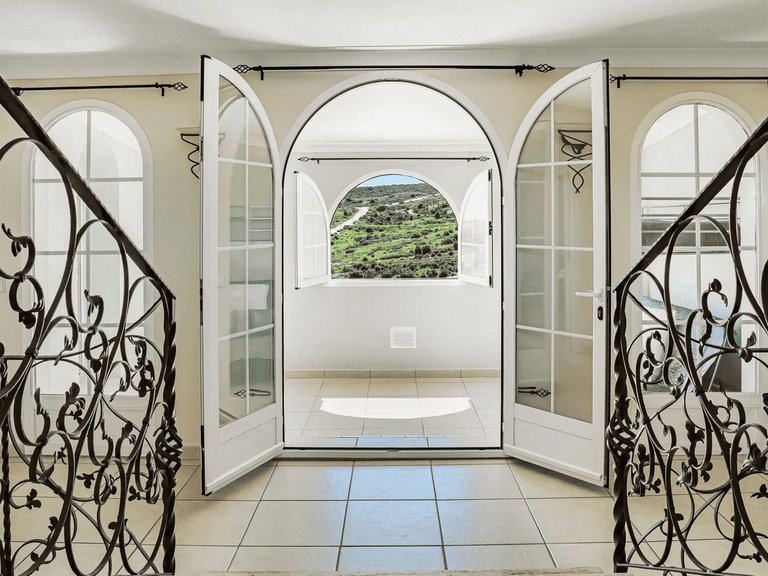 Villa for Sale in Estepona, Malaga 36