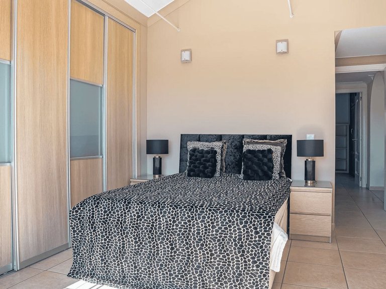 Villa for Sale in Estepona, Malaga 38
