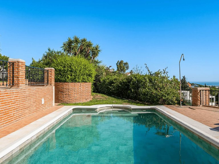 Villa for Sale in Estepona, Malaga 4