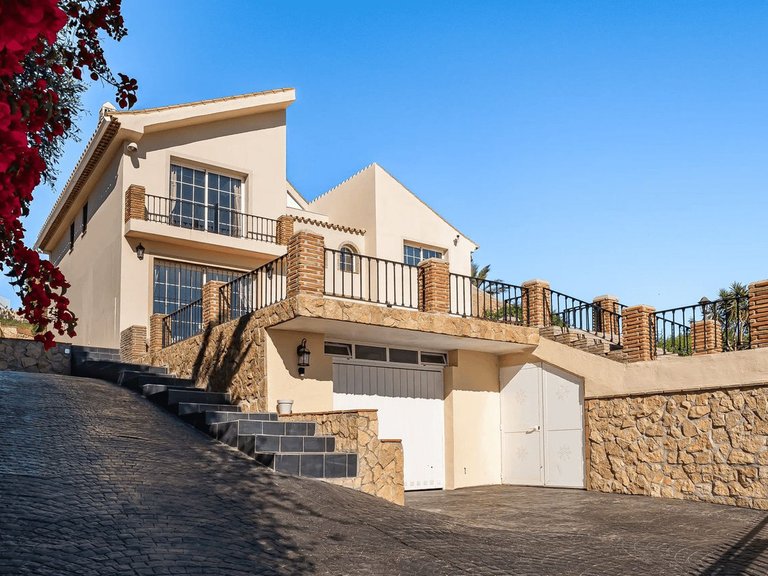 Villa for Sale in Estepona, Malaga 47