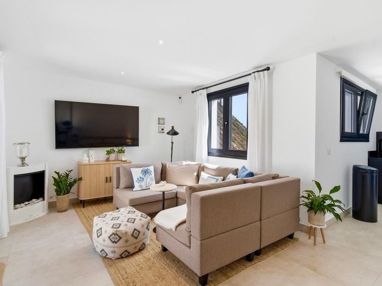 Villa for Sale in Estepona, Malaga 16