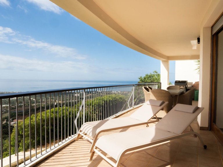 Apartment for Sale in Altos De Los Monteros, Malaga 1