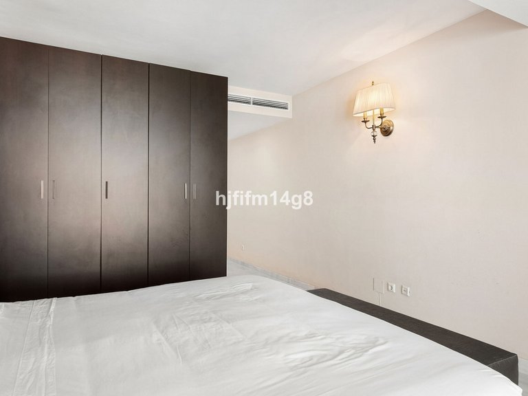 Apartment for Sale in Puerto Banús, Malaga 11