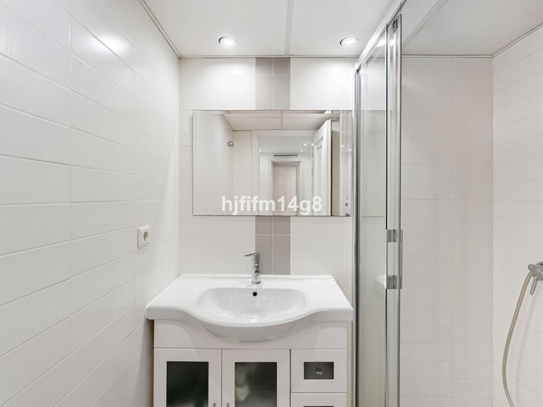 Apartment for Sale in Puerto Banús, Malaga 15
