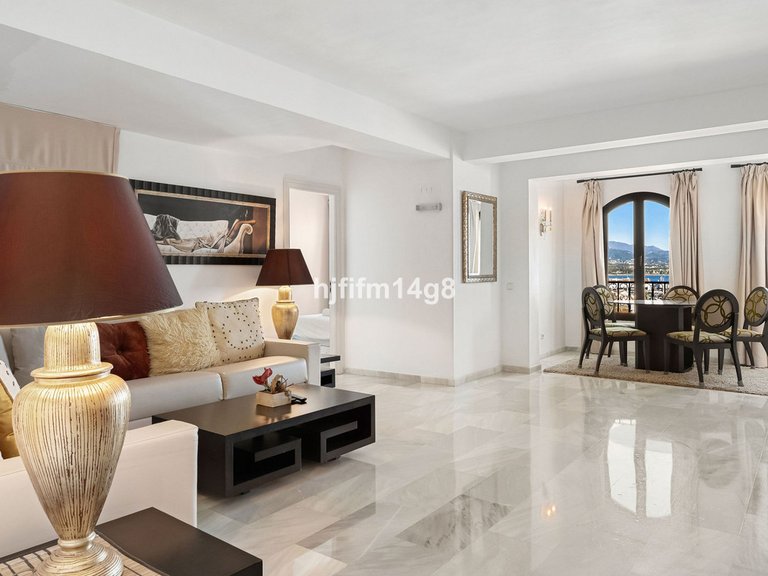 Apartment for Sale in Puerto Banús, Malaga 3