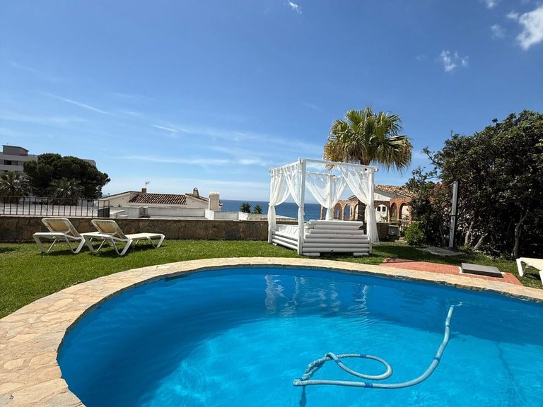 Villa for Sale in Costa del Sol Benalmadena, Malaga 4
