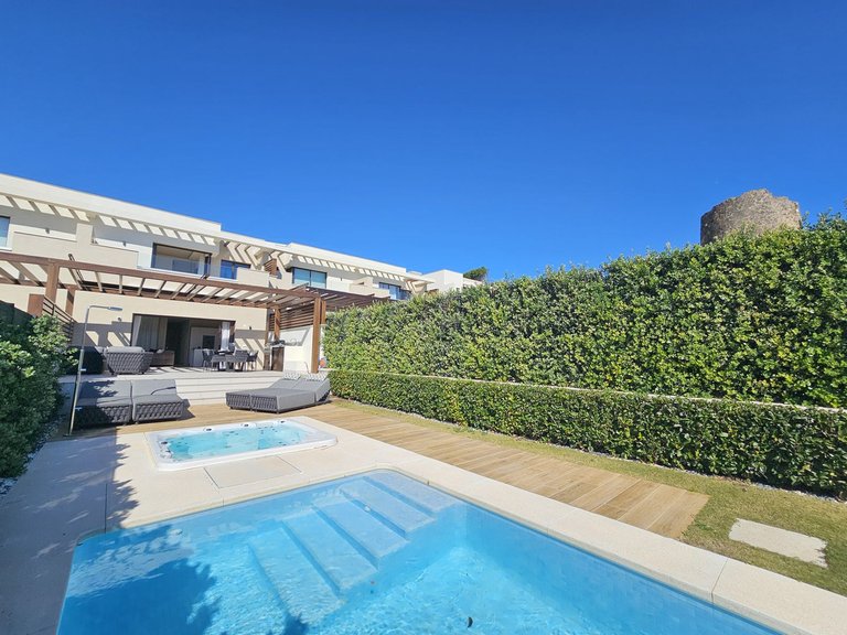 Town House for Sale in New Golden Mile, Malaga 19
