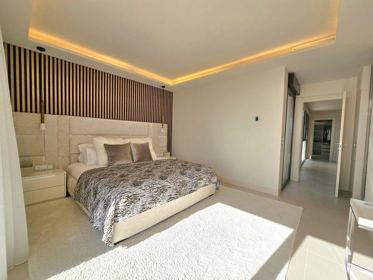 Town House for Sale in New Golden Mile, Malaga 5