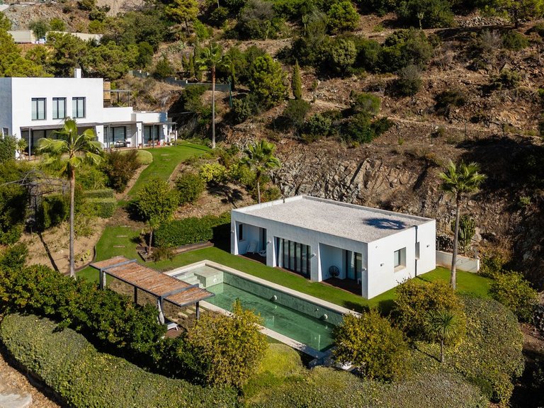 Villa for Sale in El Madroñal, Malaga 10
