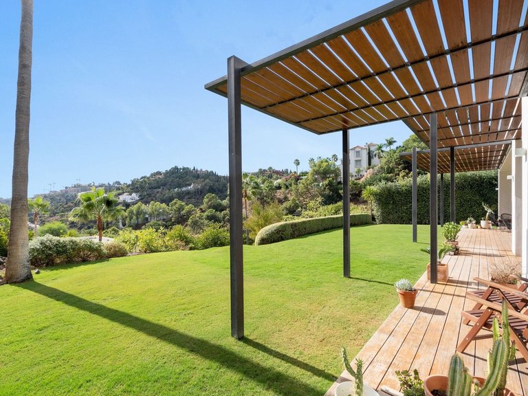 Villa for Sale in El Madroñal, Malaga 3
