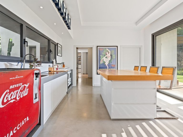 Villa for Sale in El Madroñal, Malaga 32