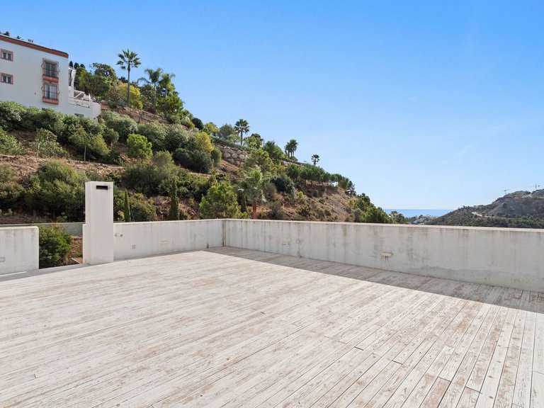 Villa for Sale in El Madroñal, Malaga 33
