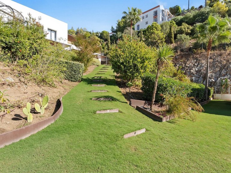 Villa for Sale in El Madroñal, Malaga 45