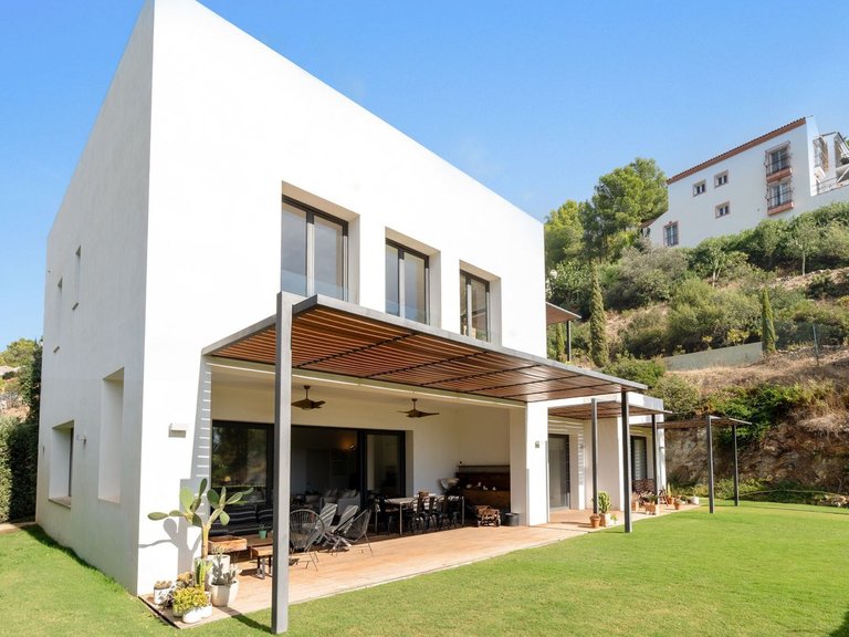 Villa for Sale in El Madroñal, Malaga 5