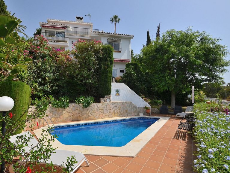 Villa for Sale in Benalmadena Costa, Malaga 1