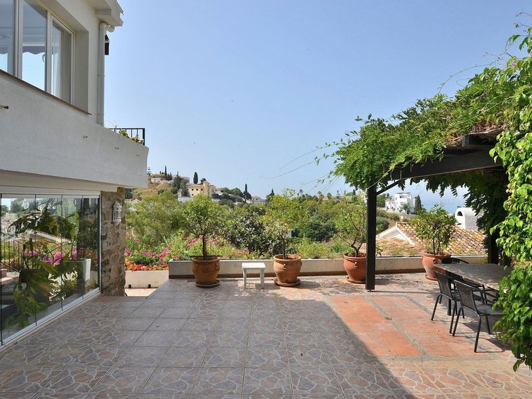 Villa for Sale in Benalmadena Costa, Malaga 43
