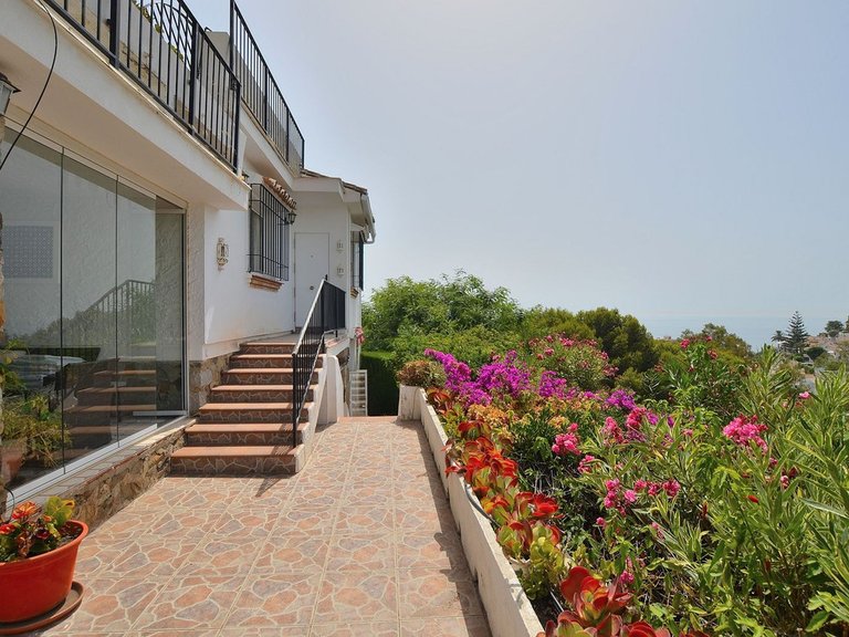 Villa for Sale in Benalmadena Costa, Malaga 44