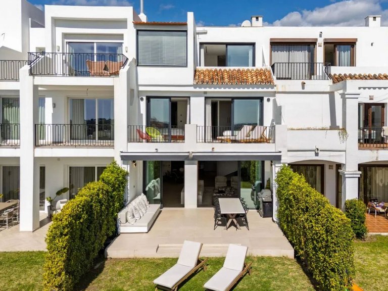 Apartment for Sale in Costa del Sol, La Quinta, Malaga 2