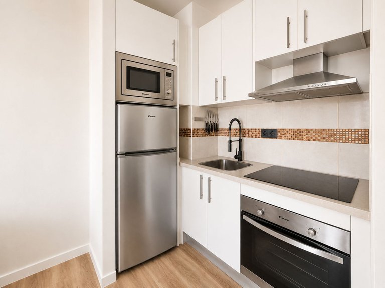 Apartment for Sale in The Golden Mile, Malaga 2