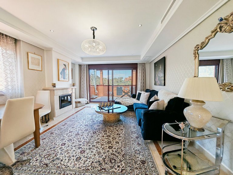 Apartment for Sale in La Mairena, Malaga 1