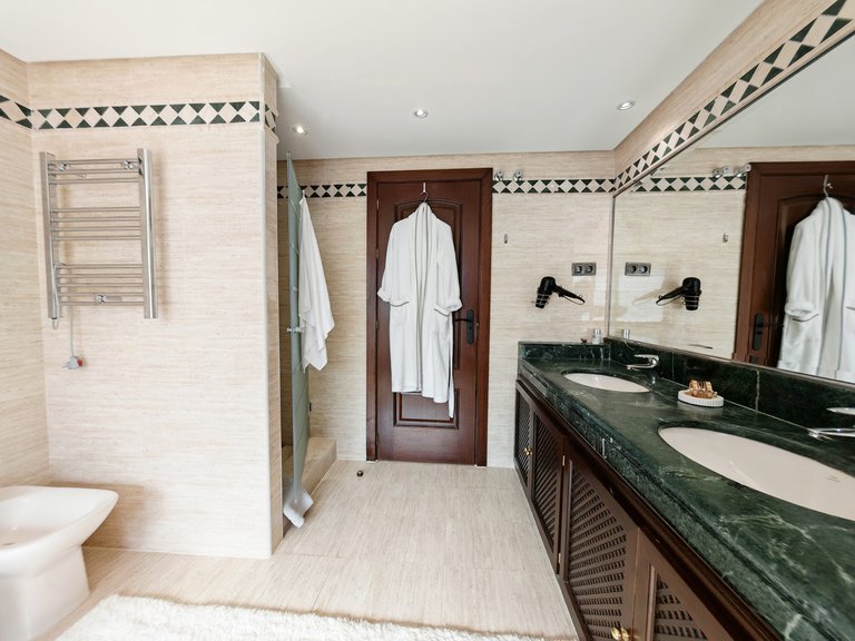 Apartment for Sale in La Mairena, Malaga 16
