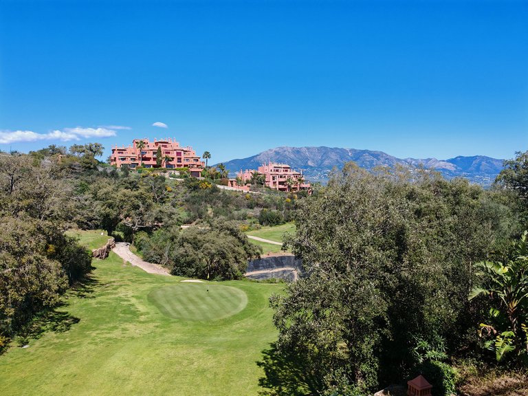 Apartment for Sale in La Mairena, Malaga 3
