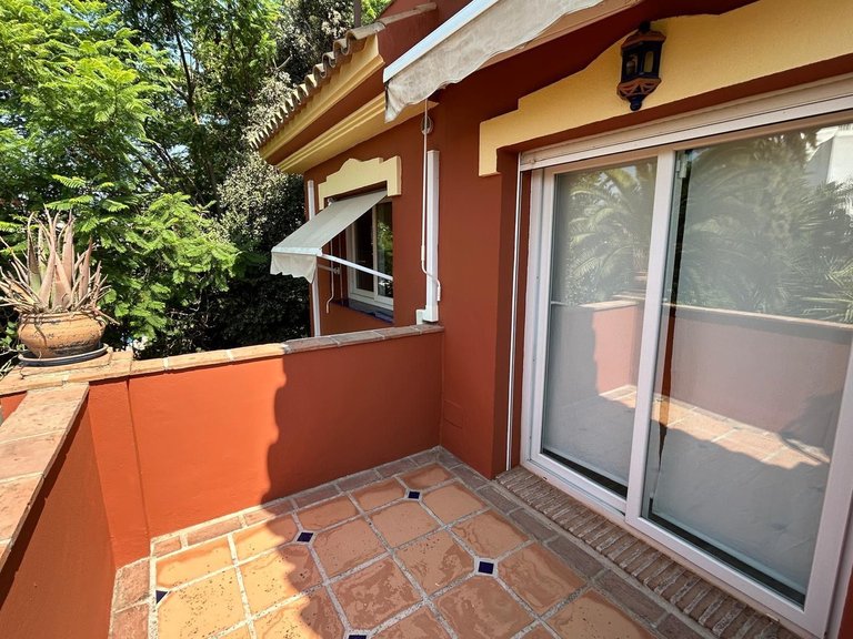Villa for Sale in Benahavís, Malaga 38