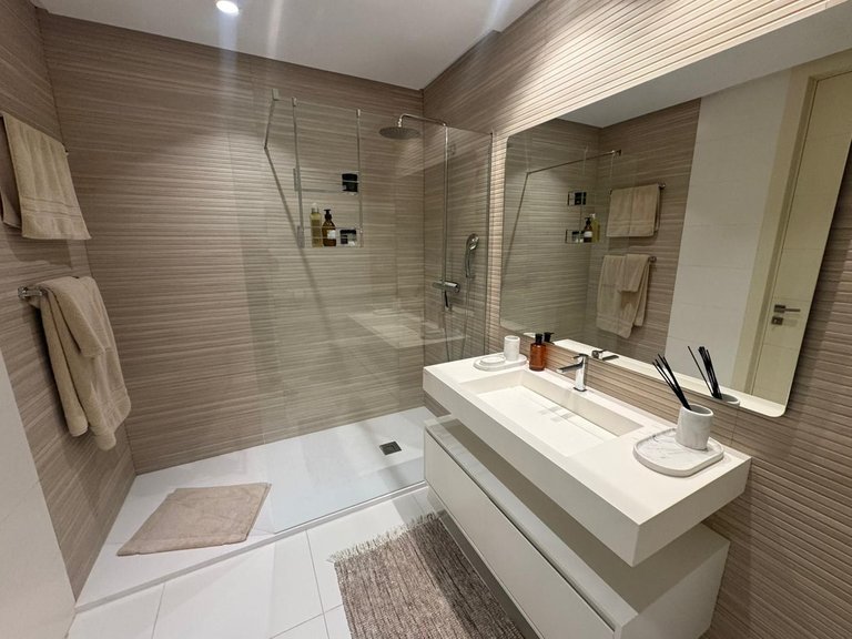 Apartment for Sale in Benahavís, Malaga 12