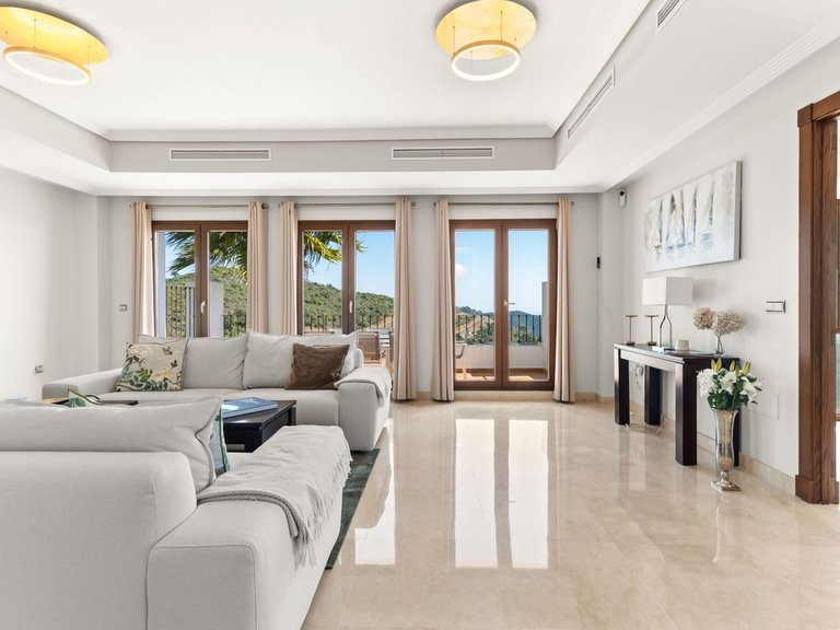 Villa for Sale in Benahavís, Malaga 10
