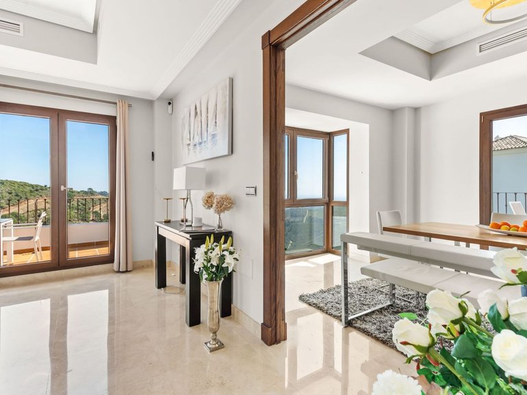 Villa for Sale in Benahavís, Malaga 11