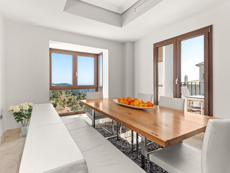 Villa for Sale in Benahavís, Malaga 15