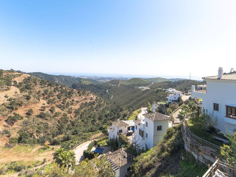 Villa for Sale in Benahavís, Malaga 2