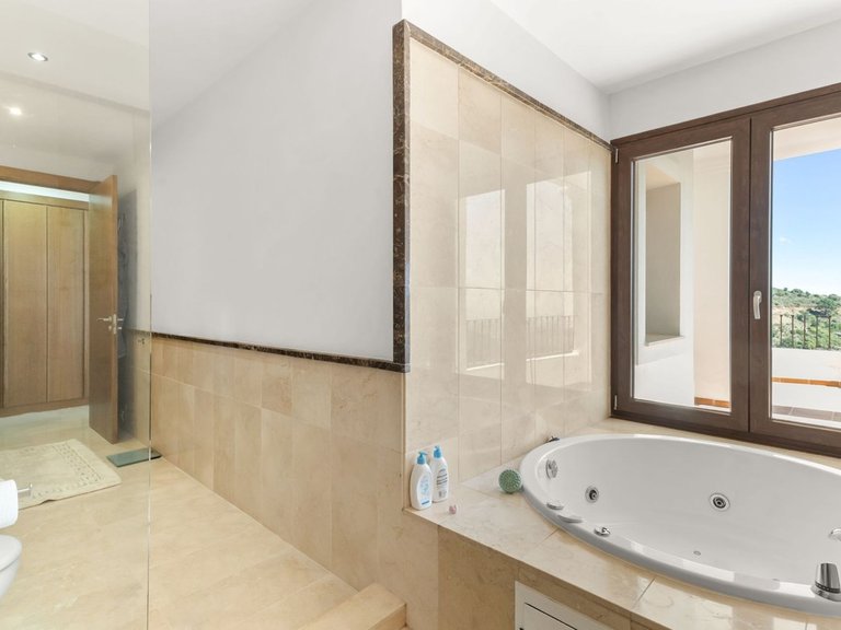 Villa for Sale in Benahavís, Malaga 21