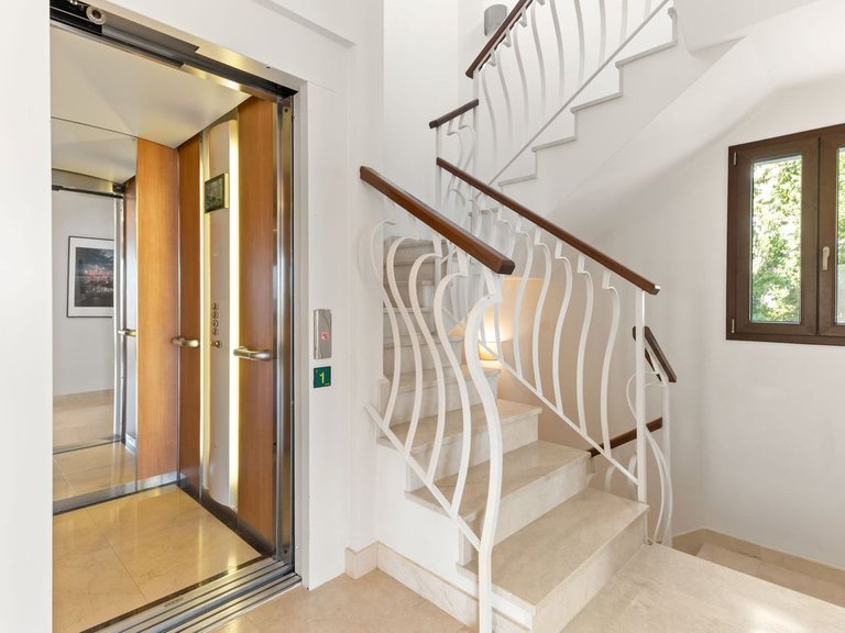 Villa for Sale in Benahavís, Malaga 24