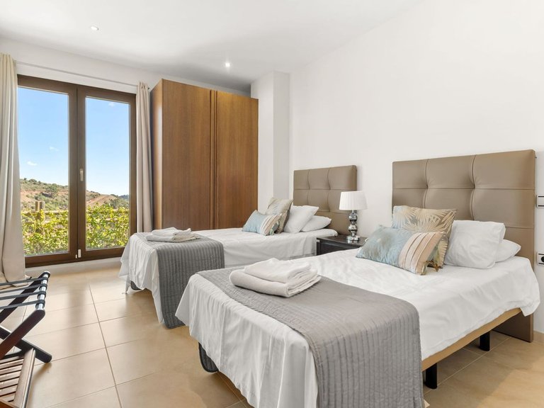 Villa for Sale in Benahavís, Malaga 30
