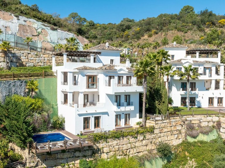Villa for Sale in Benahavís, Malaga 32