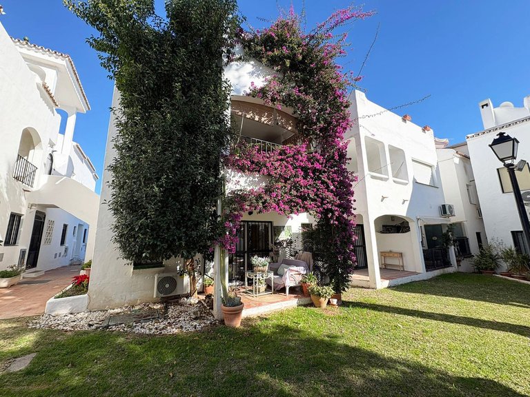 Villa for Sale in Bel Air, Malaga 25