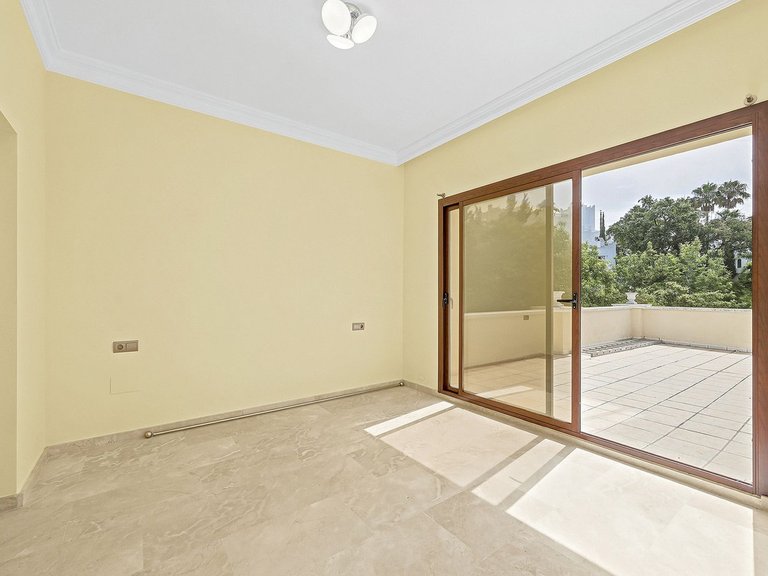 Villa for Sale in Hacienda Las Chapas, Malaga 19