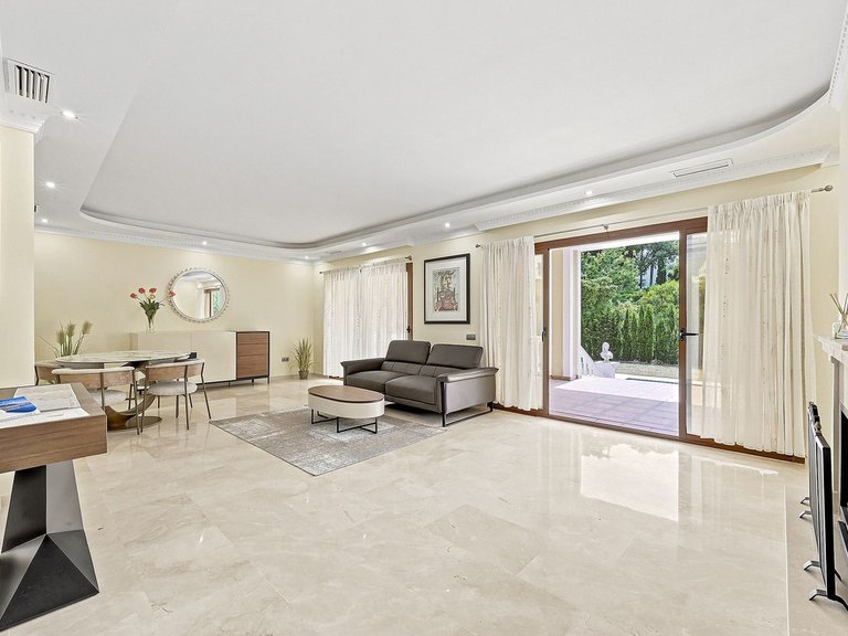 Villa for Sale in Hacienda Las Chapas, Malaga 4