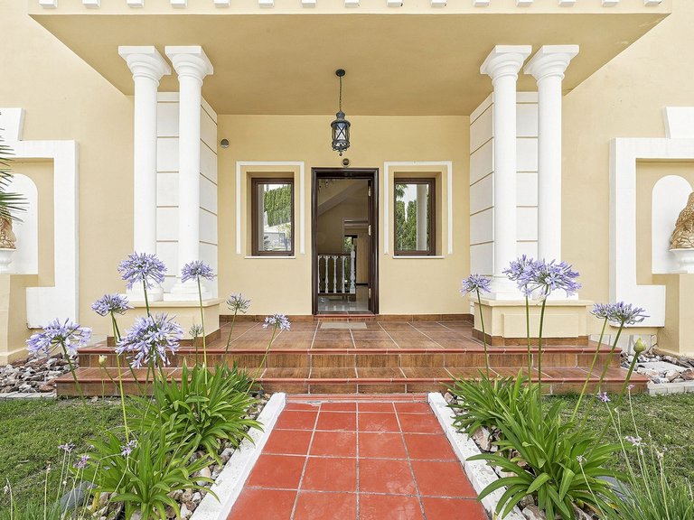 Villa for Sale in Hacienda Las Chapas, Malaga 7
