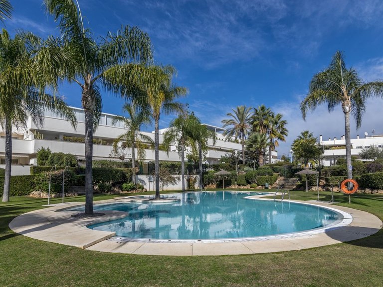 Apartment for Sale in Nueva Andalucía, Malaga 1
