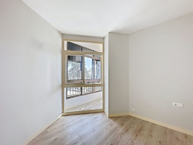 Apartment for Sale in Malagueta, Malaga 5