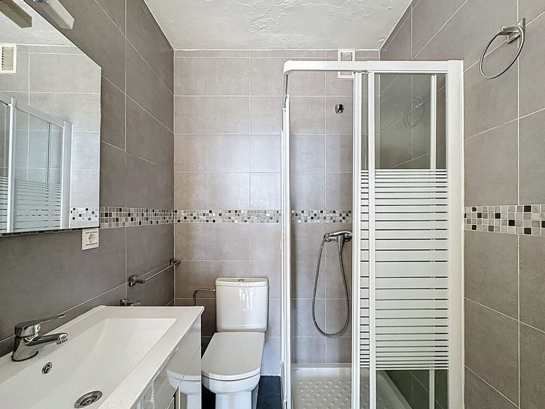 Apartment for Sale in Malagueta, Malaga 8