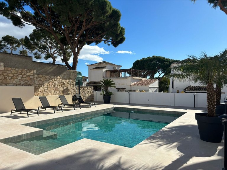 Villa for Sale in Calahonda, Malaga 11