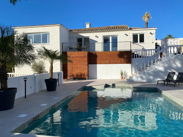 Villa for Sale in Calahonda, Malaga 12