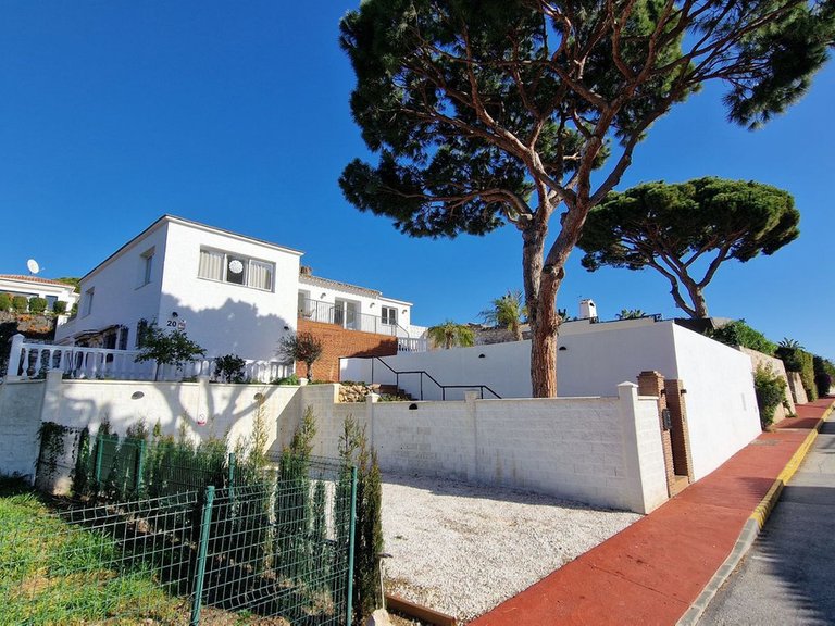 Villa for Sale in Calahonda, Malaga 2