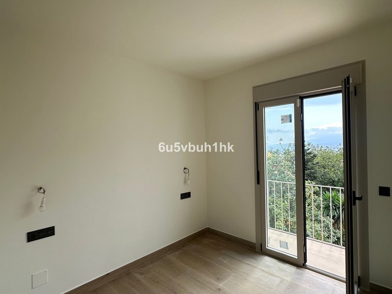 Villa for Sale in Málaga, Malaga 16