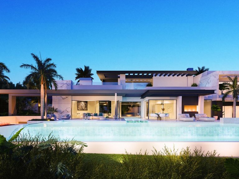Villa for Sale in Costa del Sol El Paraíso, Estepona, Malaga 9