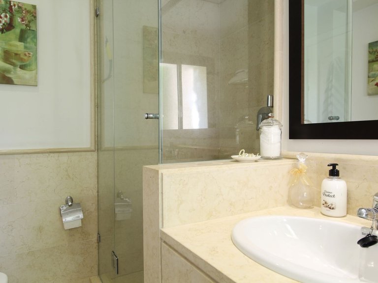 Apartment for Sale in Benahavís, Malaga 16